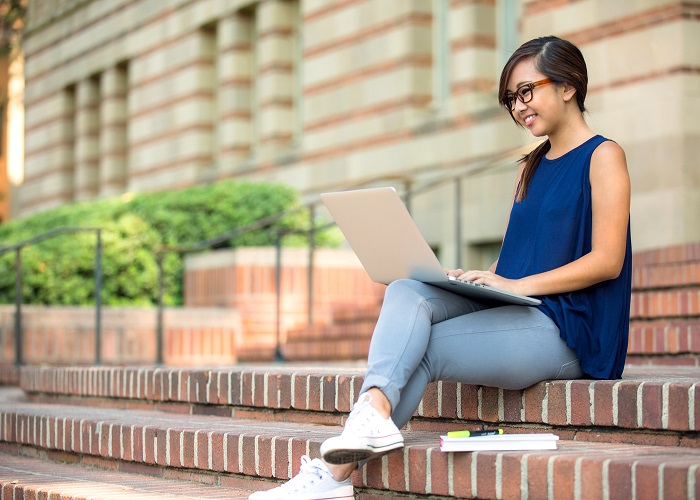 Lam-the-nao-de-cac-khuon-vien-truong-dai-hoc-duoc-huong-loi-tu-may-dem-nguoi